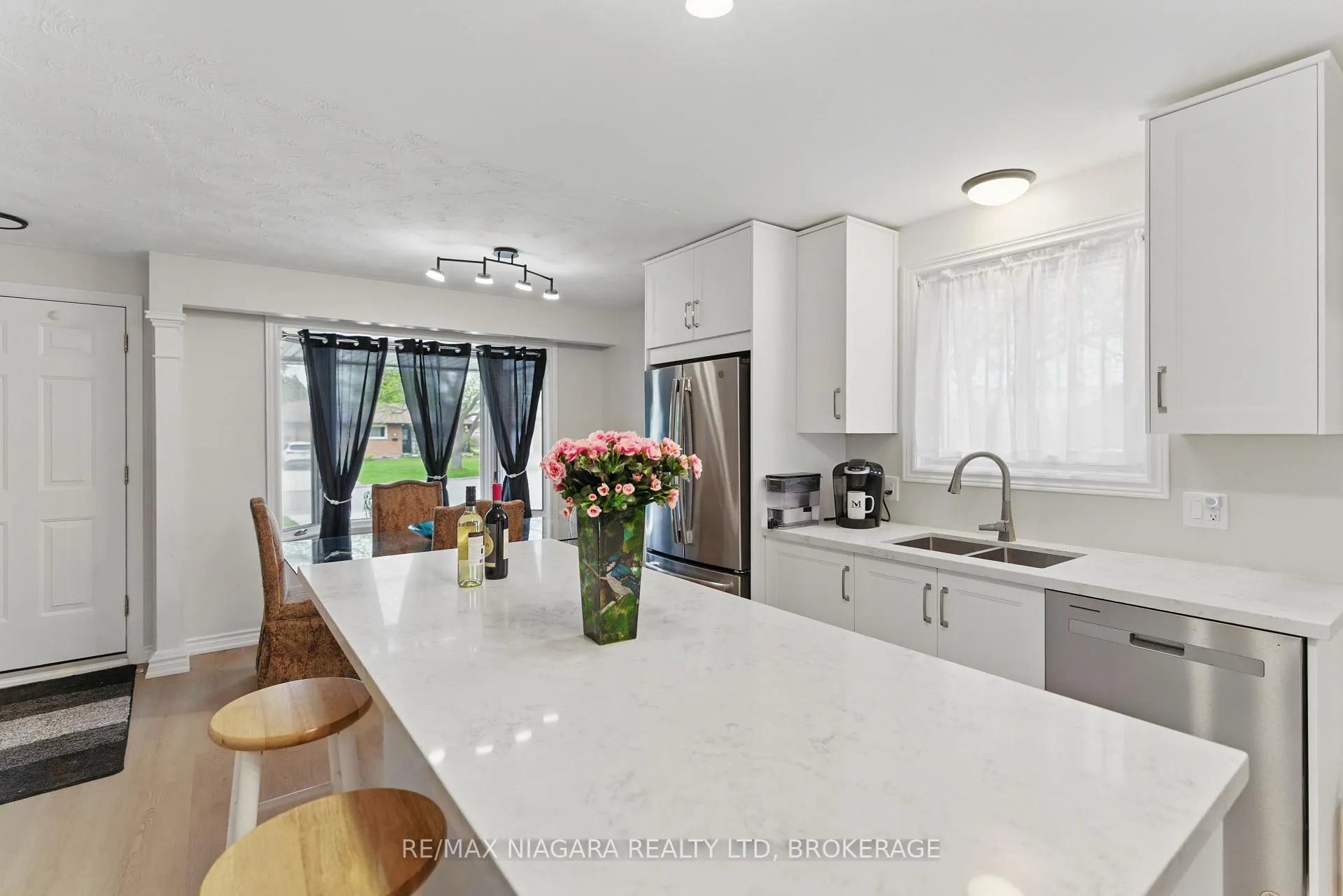 Photo 86 of 84 Regent Drive, St. Catharines, Vine/Linwell — HOMEH