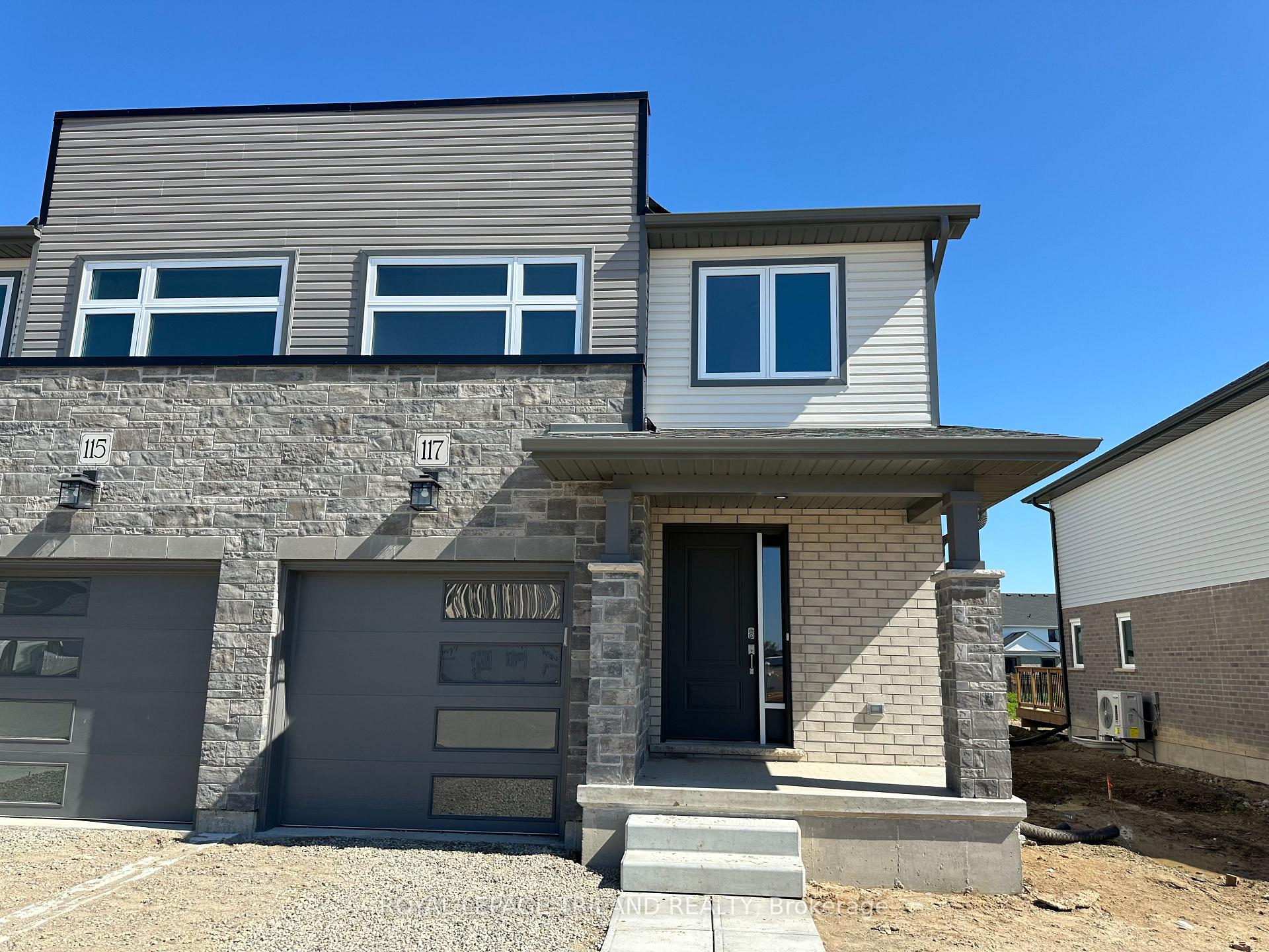 Photo 1 of 117 Empire Parkway, St. Thomas — HOMEH