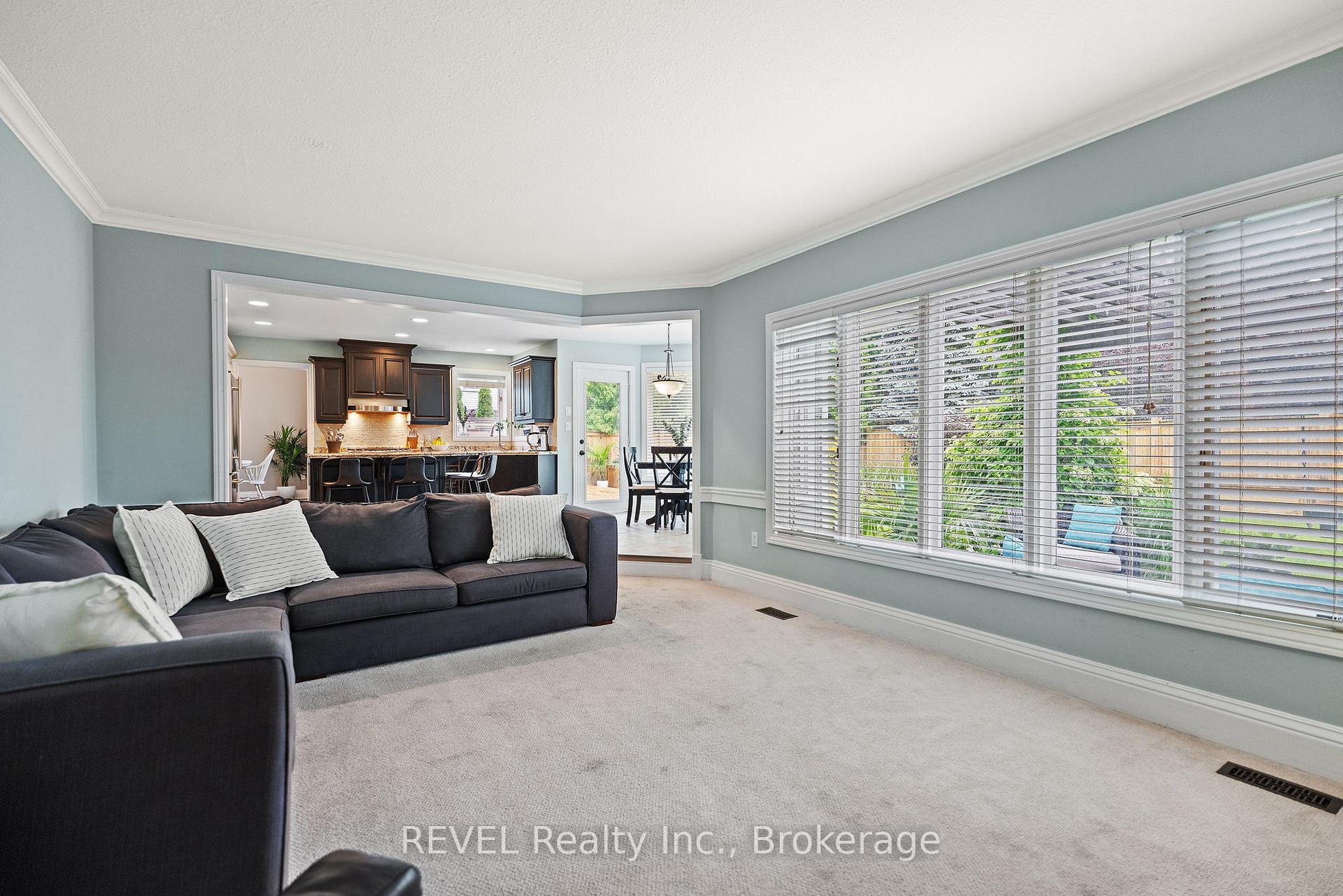Photo 14 of 13 Breckenridge Boulevard, St. Catharines, Grapeview — HOMEH