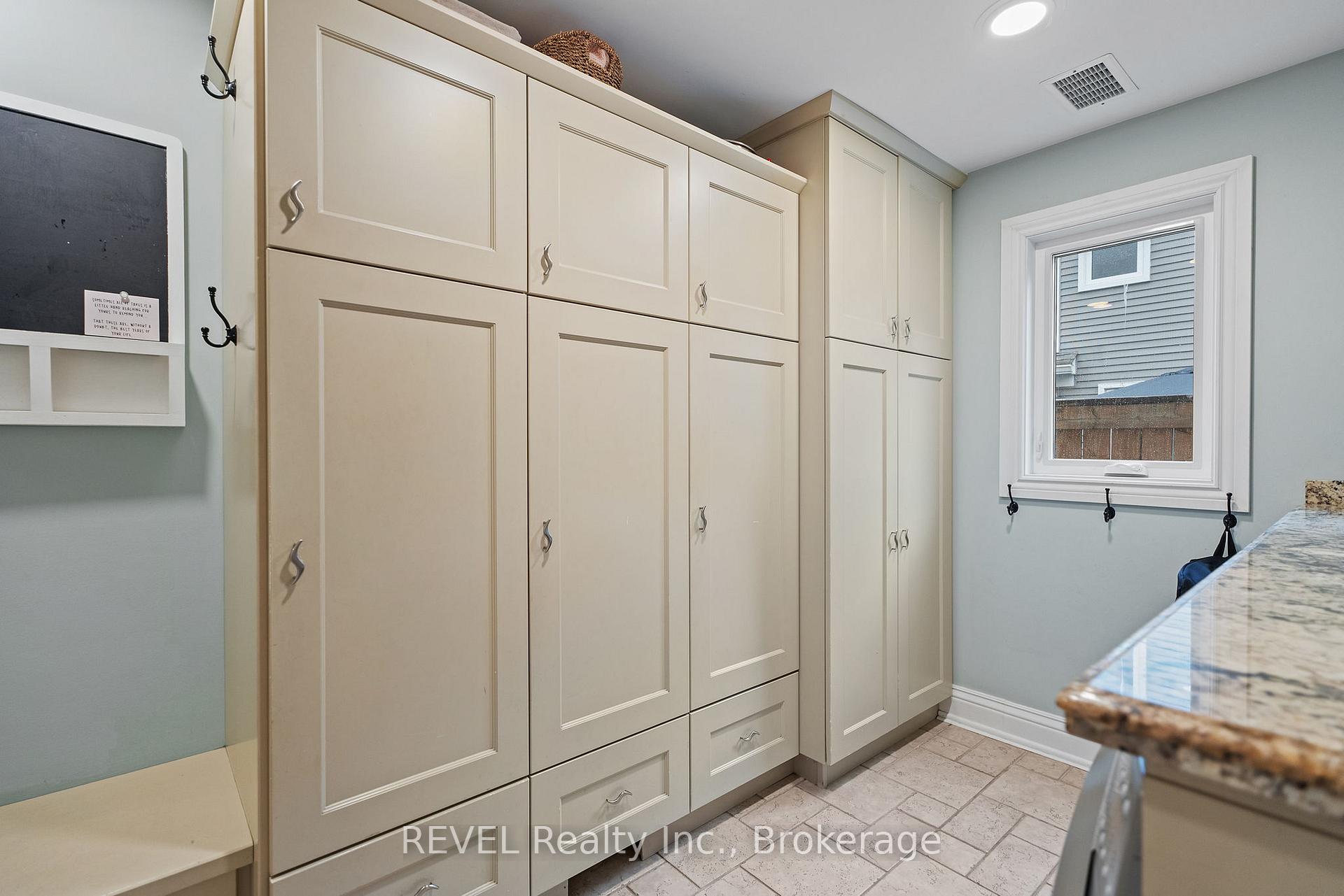Photo 21 of 13 Breckenridge Boulevard, St. Catharines, Grapeview — HOMEH