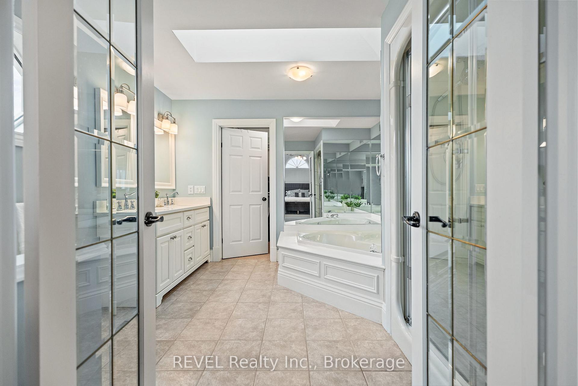 Photo 24 of 13 Breckenridge Boulevard, St. Catharines, Grapeview — HOMEH