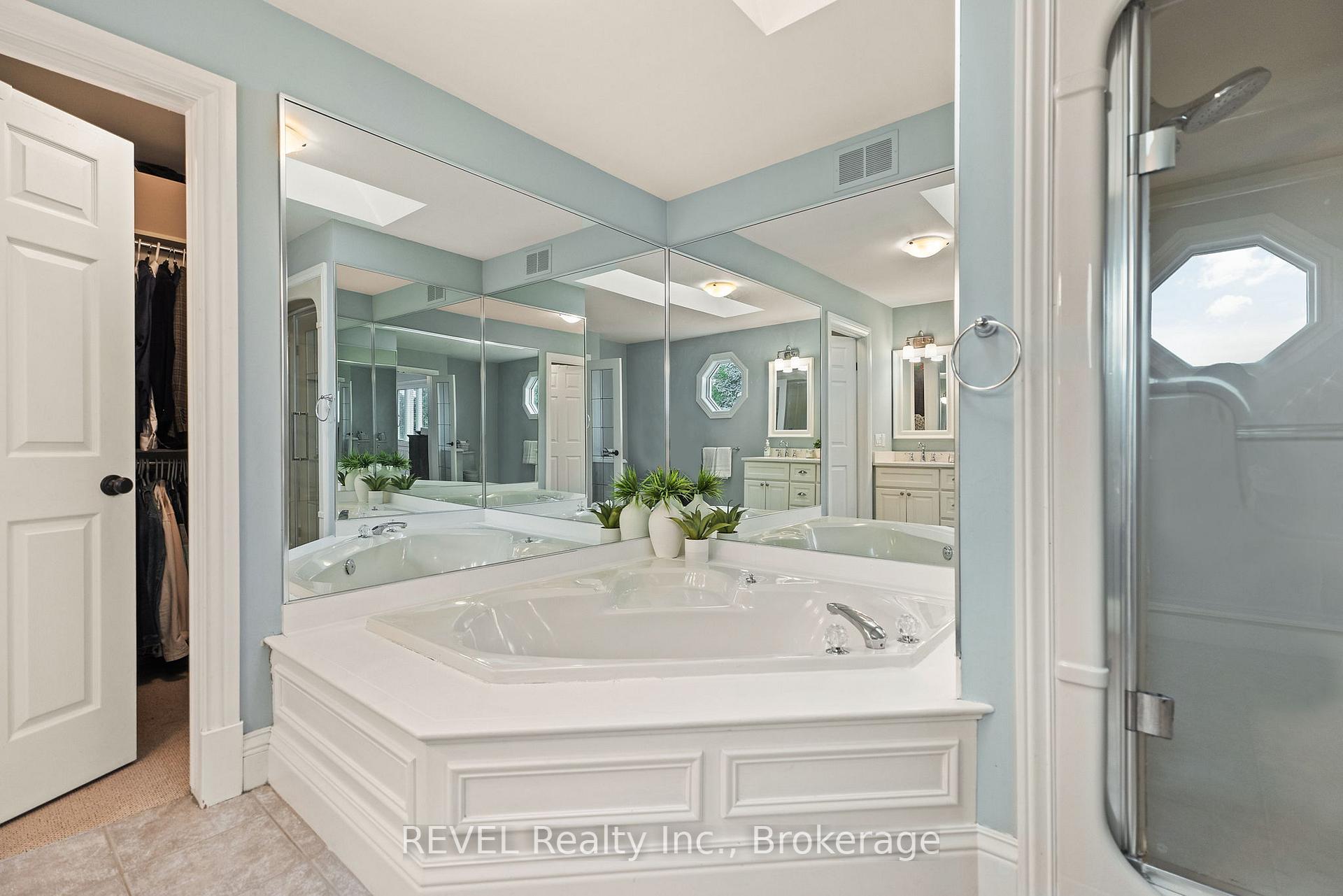 Photo 26 of 13 Breckenridge Boulevard, St. Catharines, Grapeview — HOMEH