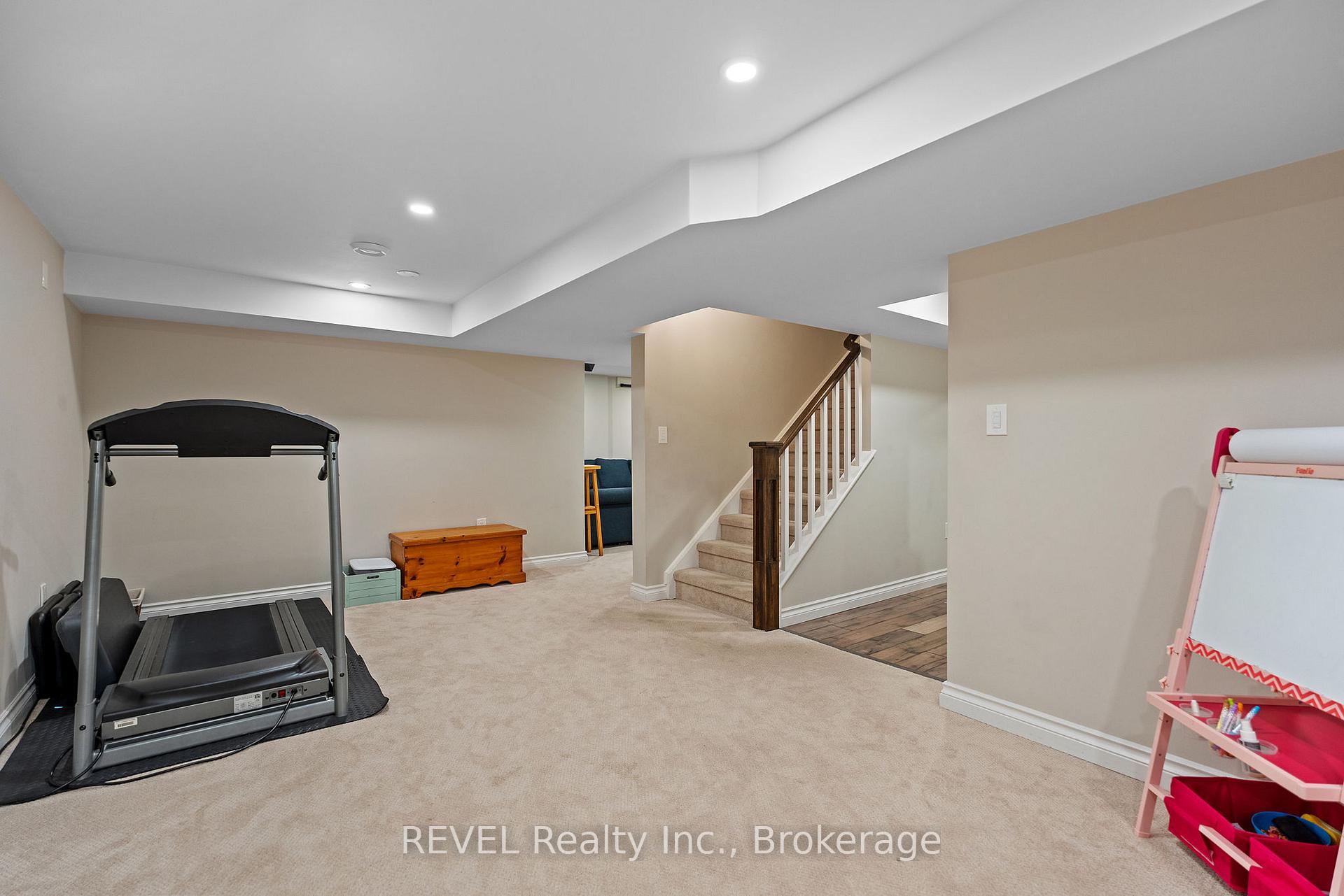Photo 32 of 13 Breckenridge Boulevard, St. Catharines, Grapeview — HOMEH