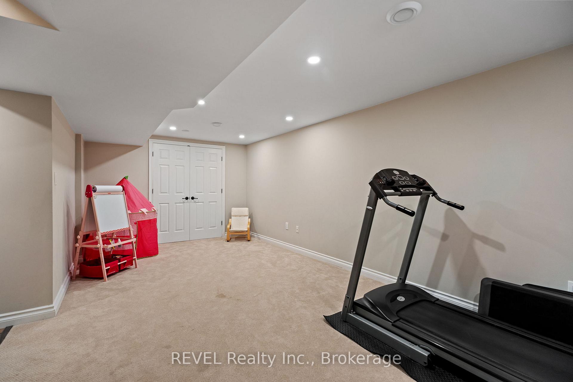 Photo 33 of 13 Breckenridge Boulevard, St. Catharines, Grapeview — HOMEH