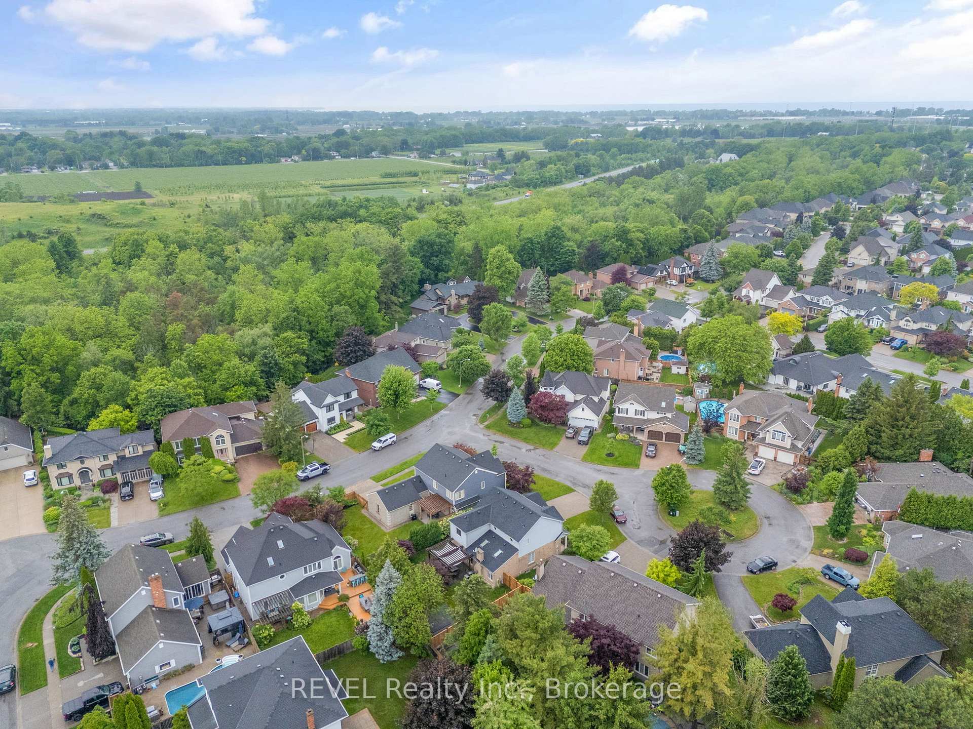 Photo 46 of 13 Breckenridge Boulevard, St. Catharines, Grapeview — HOMEH