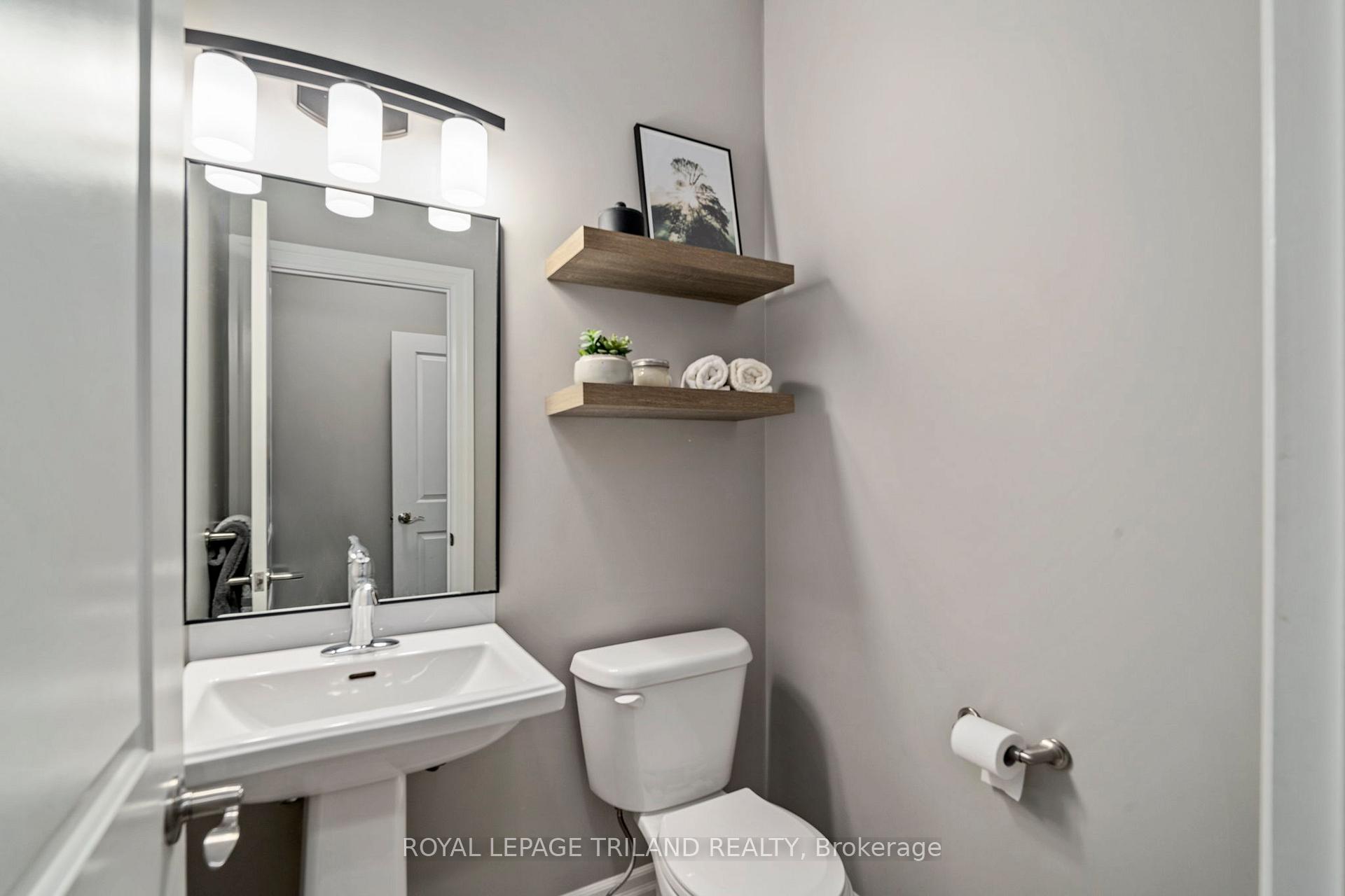 Photo 16 of 9 Acorn Trail, St. Thomas — HOMEH