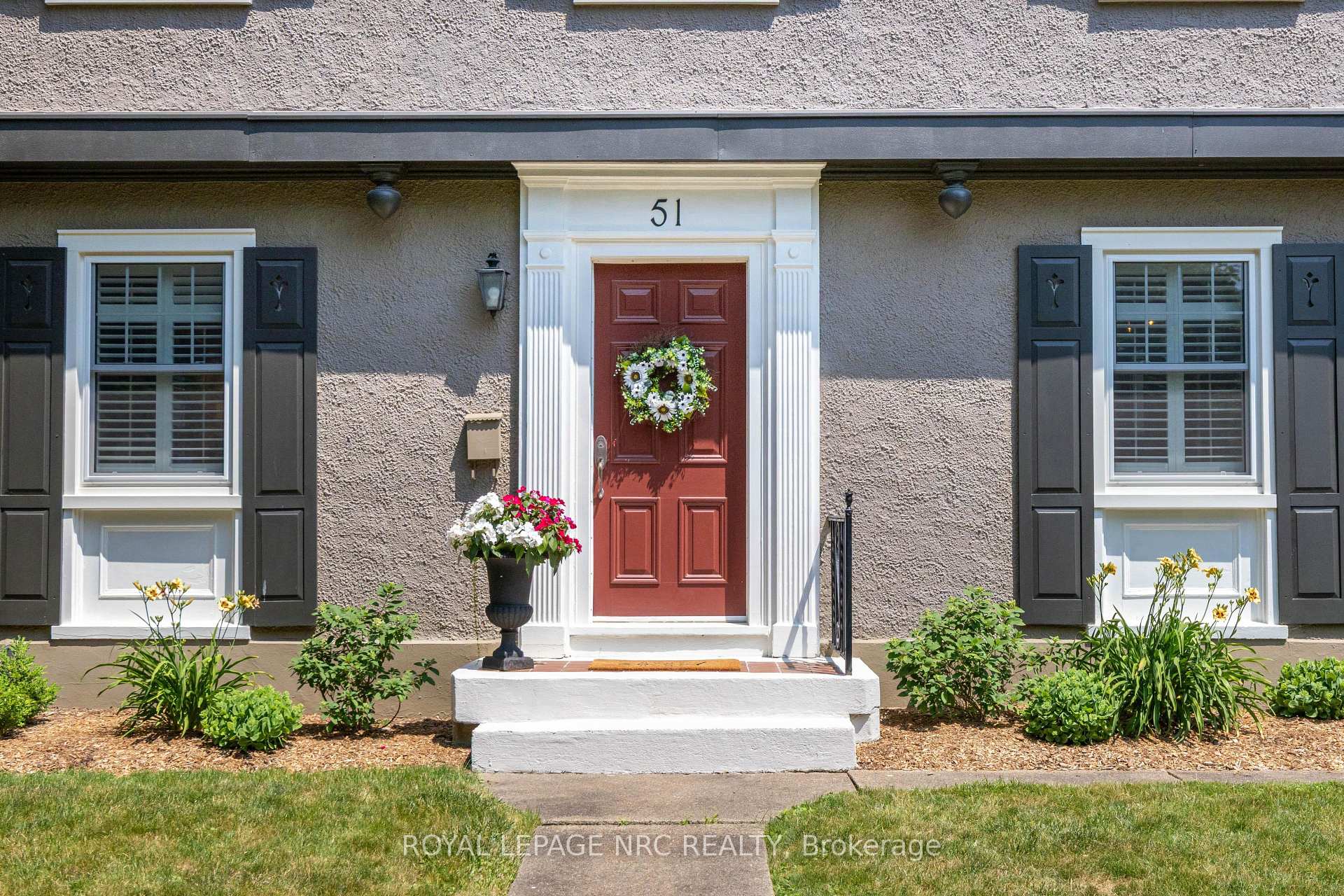 Photo 3 of 51 Hillcrest Avenue, St. Catharines, Old Glenridge — HOMEH