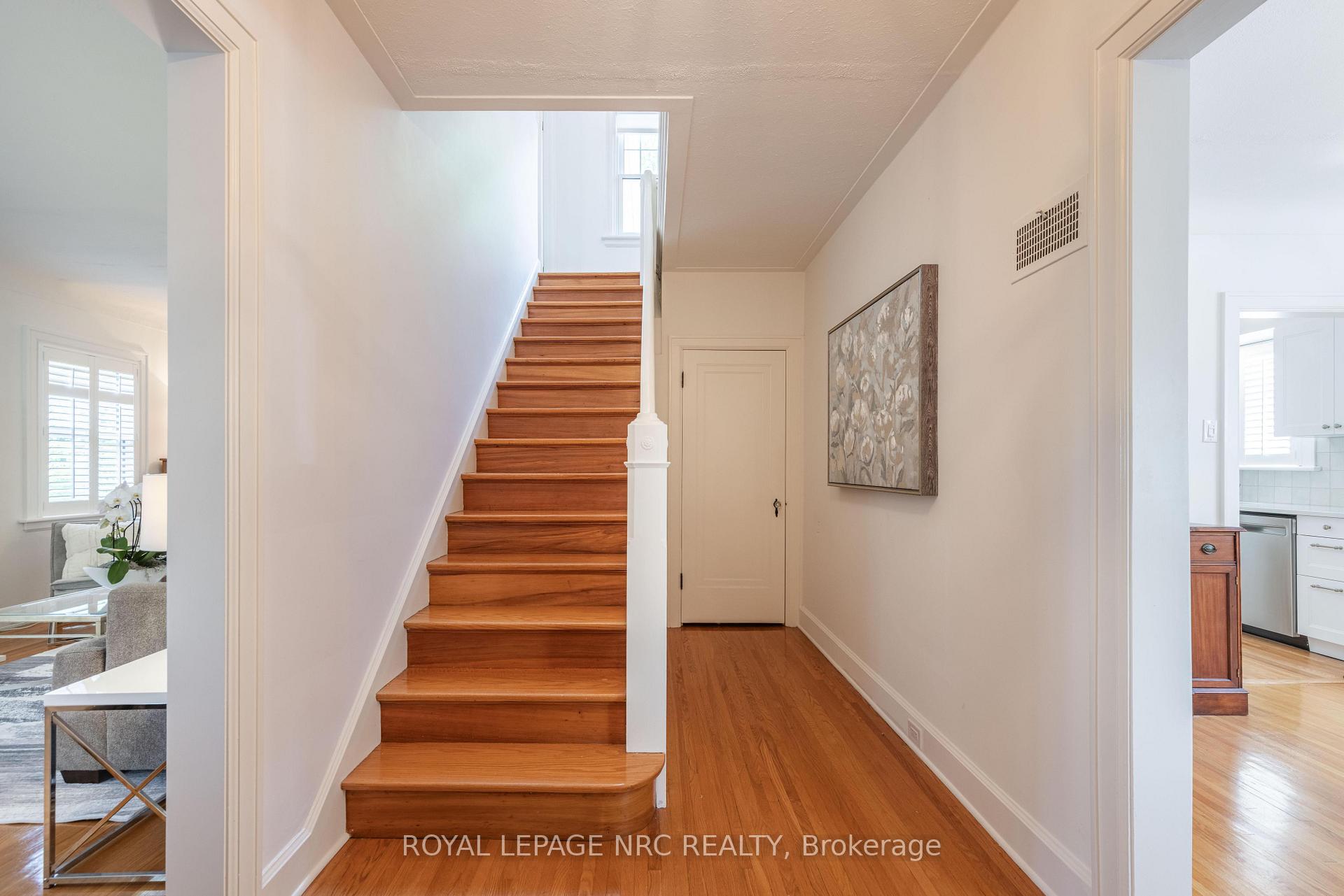 Photo 7 of 51 Hillcrest Avenue, St. Catharines, Old Glenridge — HOMEH