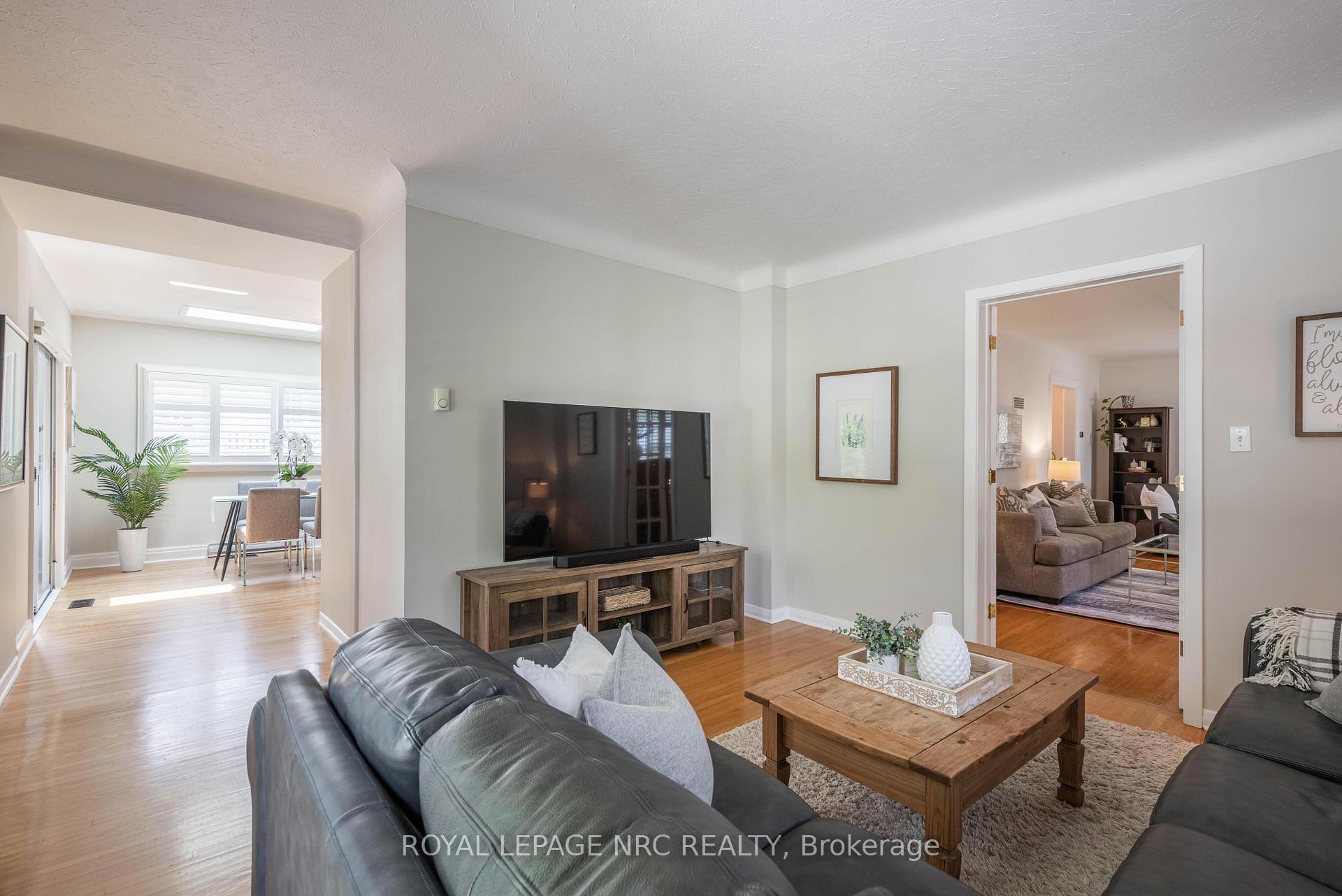Photo 24 of 51 Hillcrest Avenue, St. Catharines, Old Glenridge — HOMEH