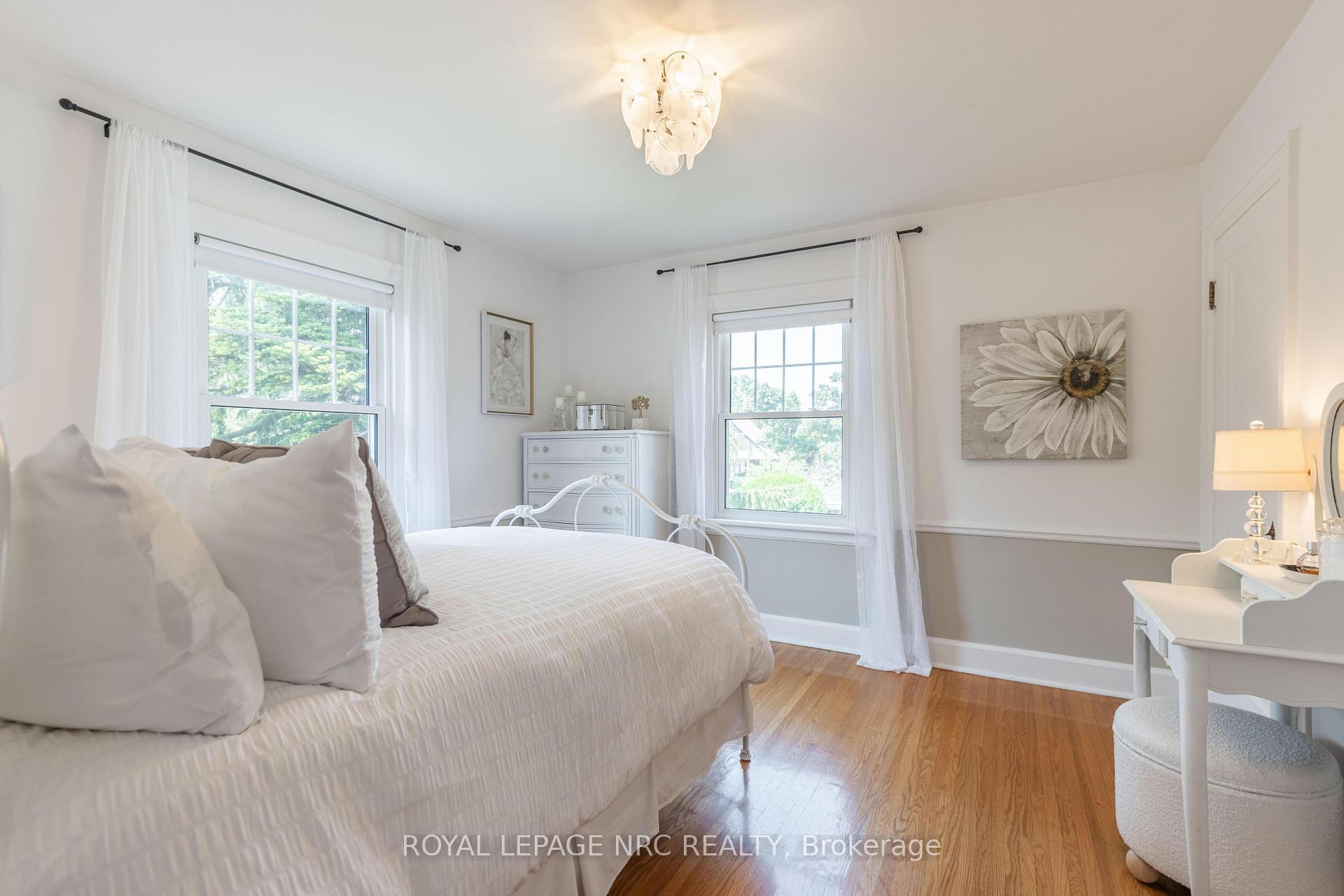 Photo 34 of 51 Hillcrest Avenue, St. Catharines, Old Glenridge — HOMEH