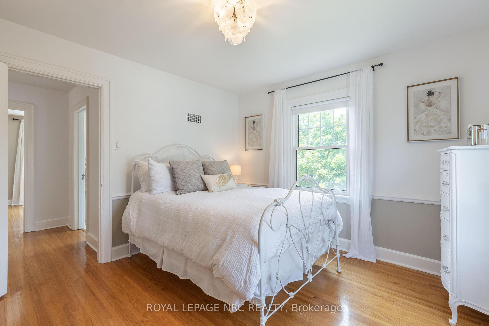 Photo 35 of 51 Hillcrest Avenue, St. Catharines, Old Glenridge — HOMEH
