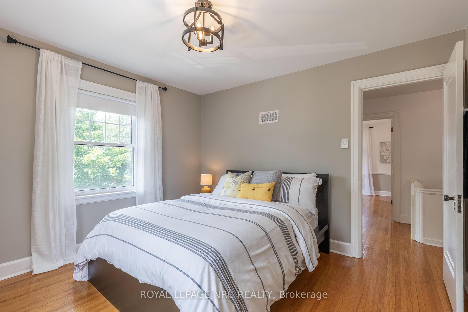 Photo 37 of 51 Hillcrest Avenue, St. Catharines, Old Glenridge — HOMEH