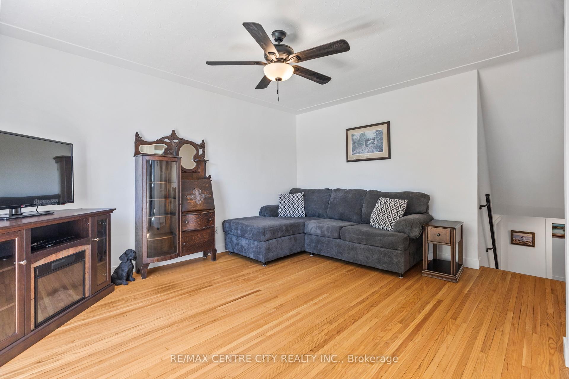 Photo 7 of 3 Ashton Place, St. Thomas — HOMEH