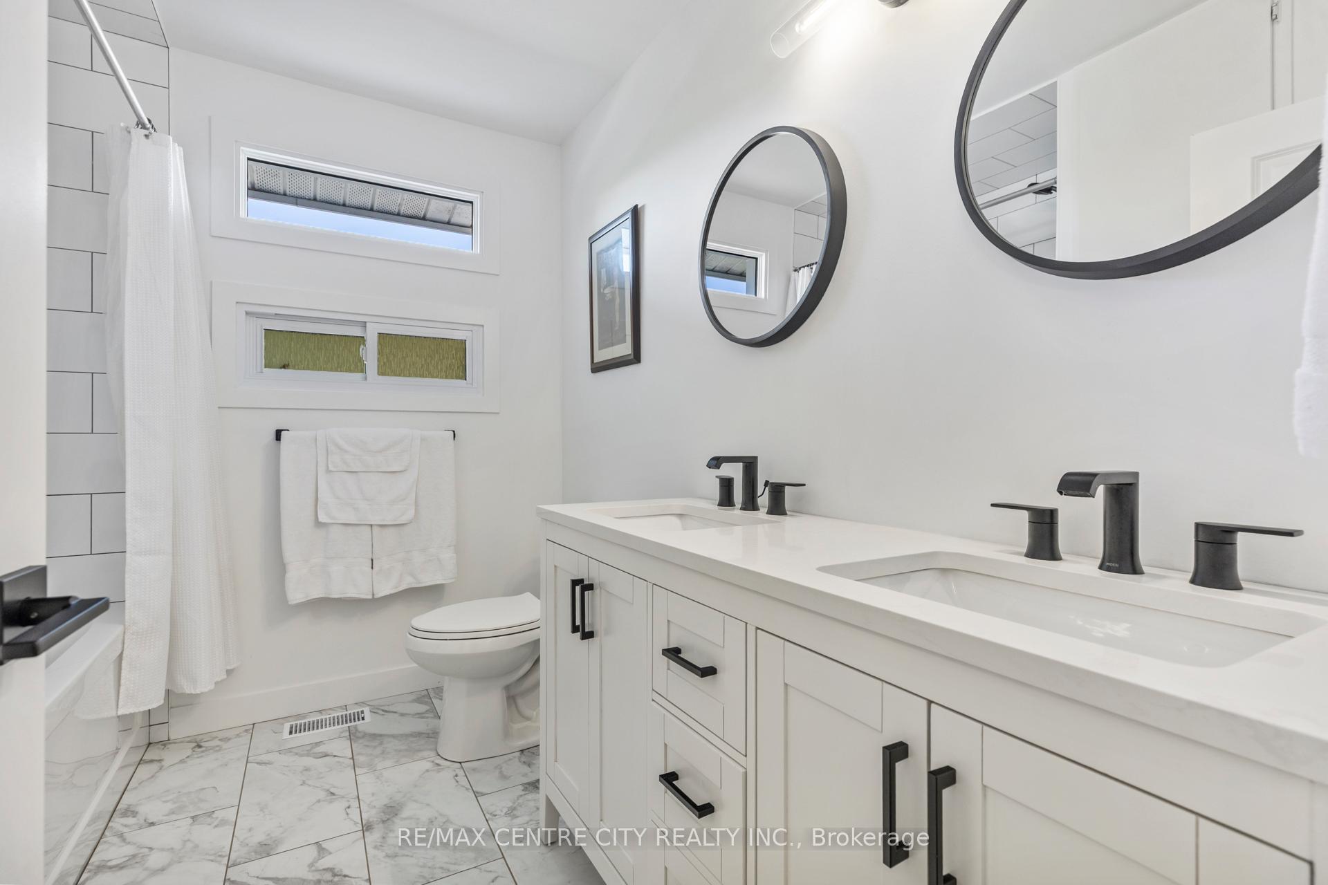 Photo 11 of 3 Ashton Place, St. Thomas — HOMEH