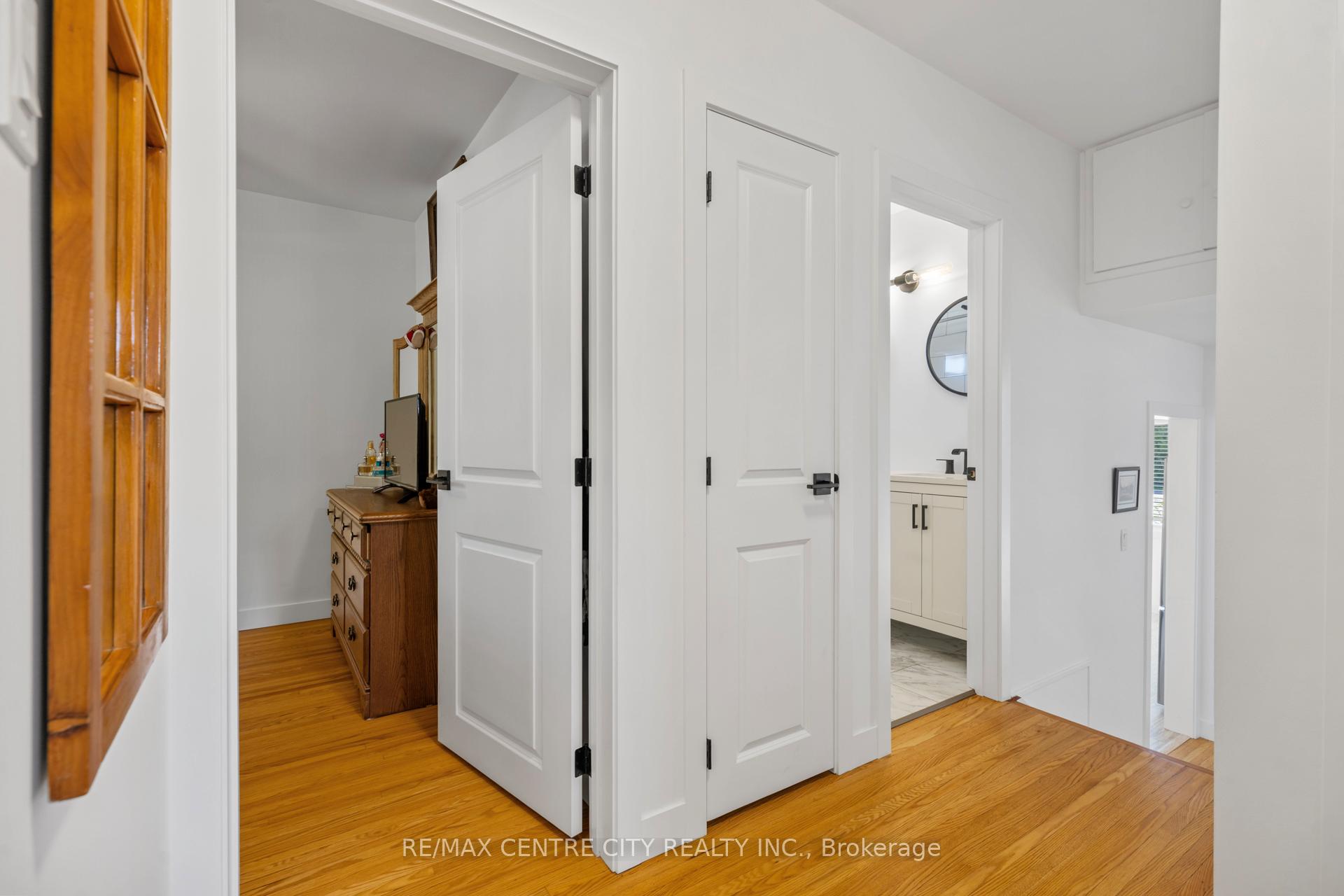 Photo 12 of 3 Ashton Place, St. Thomas — HOMEH