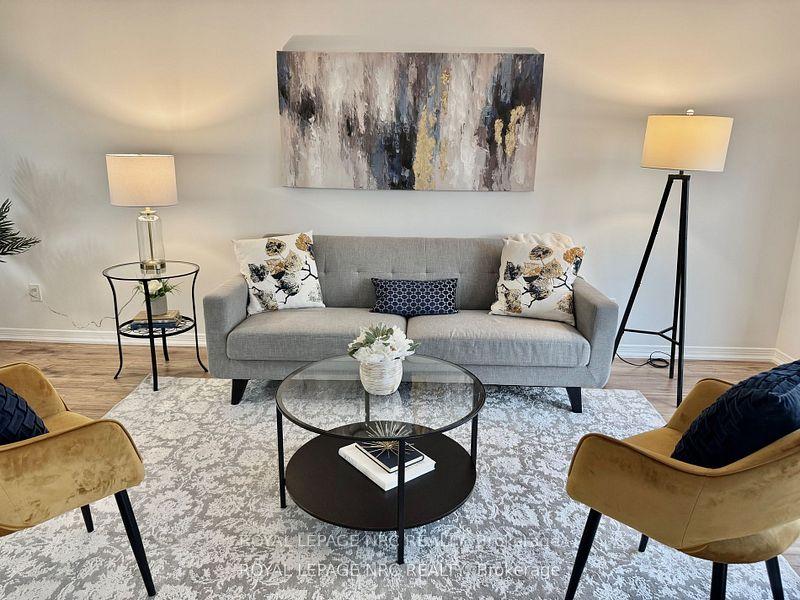 Photo 1 of 10 Cornwell Circle, St. Catharines, Ridley — HOMEH