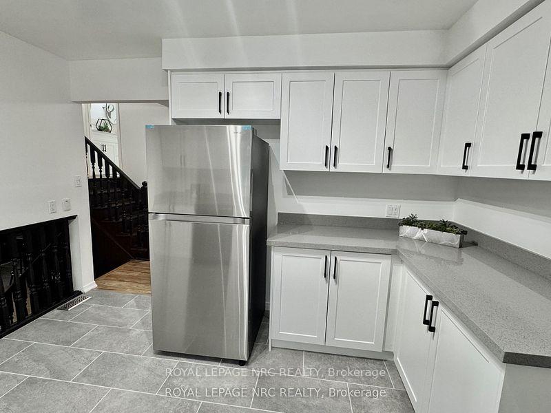 Photo 6 of 10 Cornwell Circle, St. Catharines, Ridley — HOMEH