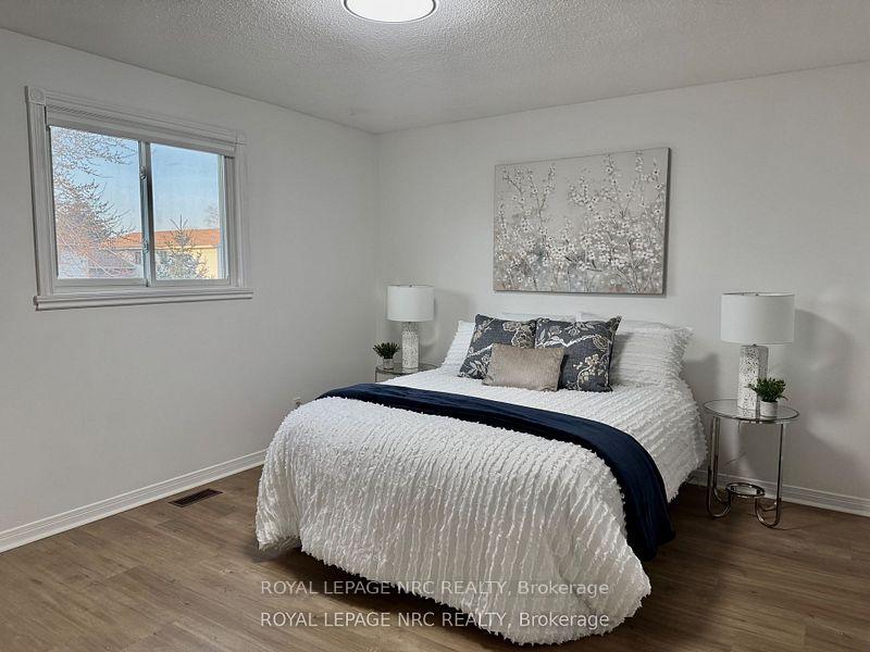 Photo 8 of 10 Cornwell Circle, St. Catharines, Ridley — HOMEH