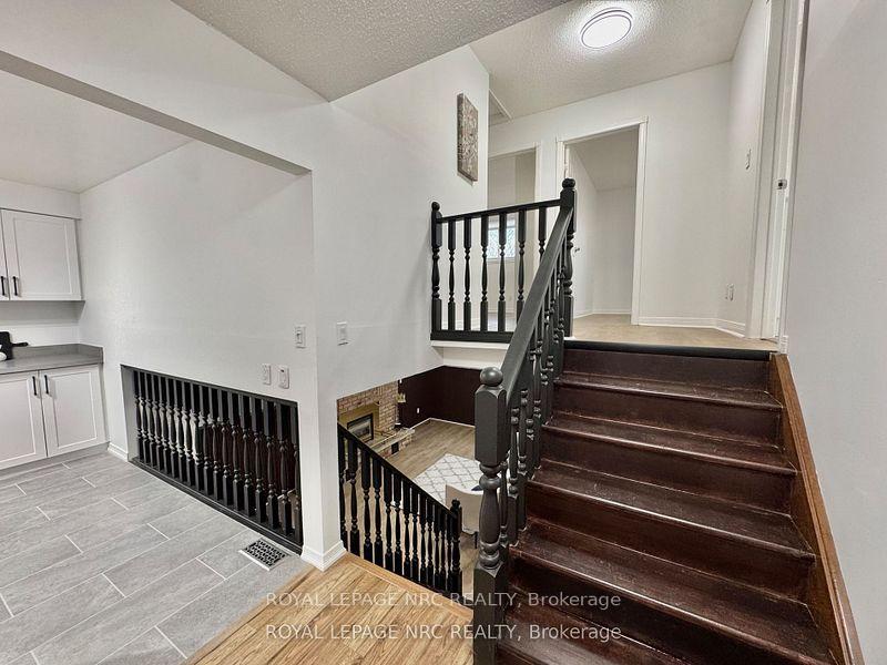 Photo 13 of 10 Cornwell Circle, St. Catharines, Ridley — HOMEH