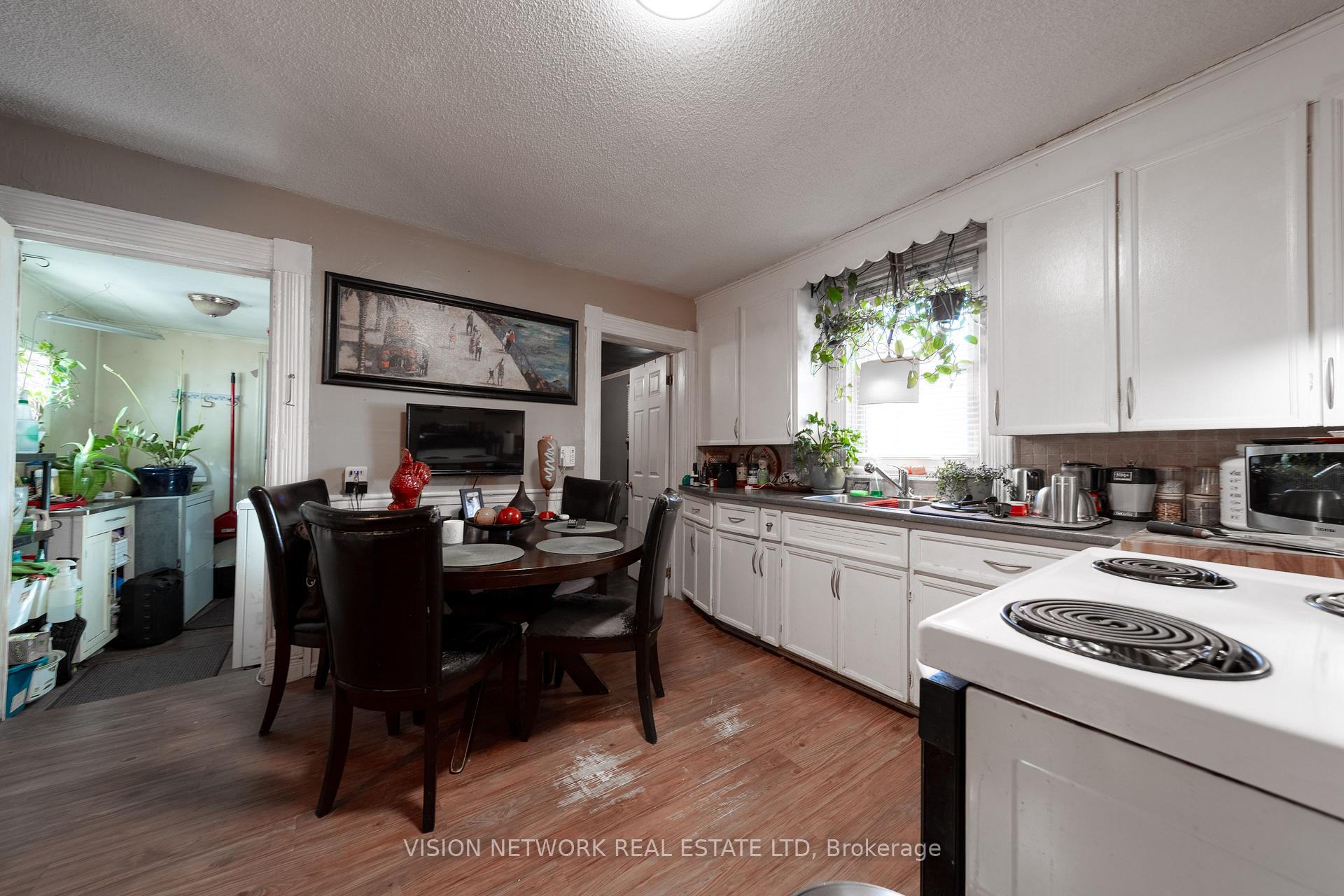 Photo 10 of 59 Regent Street, St. Thomas — HOMEH
