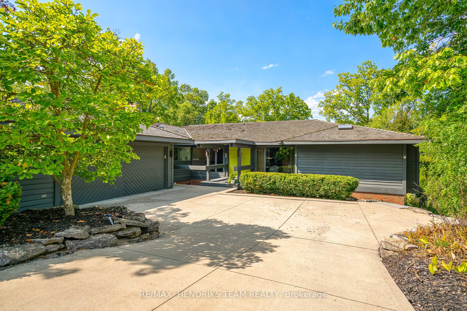 Photo 1 of 2 Briarfield Crescent, St. Catharines, Glendale/Glenridge — HOMEH