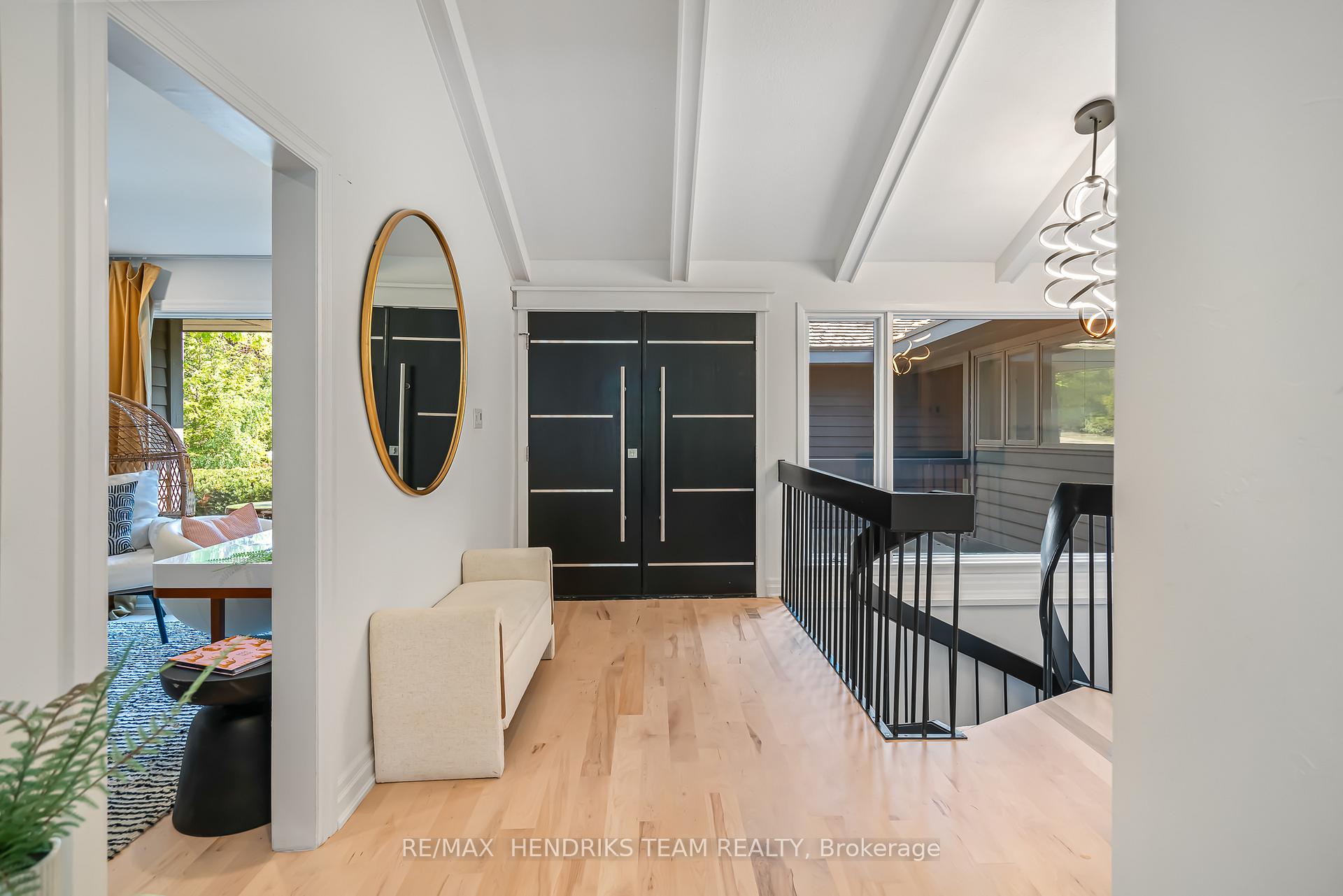 Photo 4 of 2 Briarfield Crescent, St. Catharines, Glendale/Glenridge — HOMEH