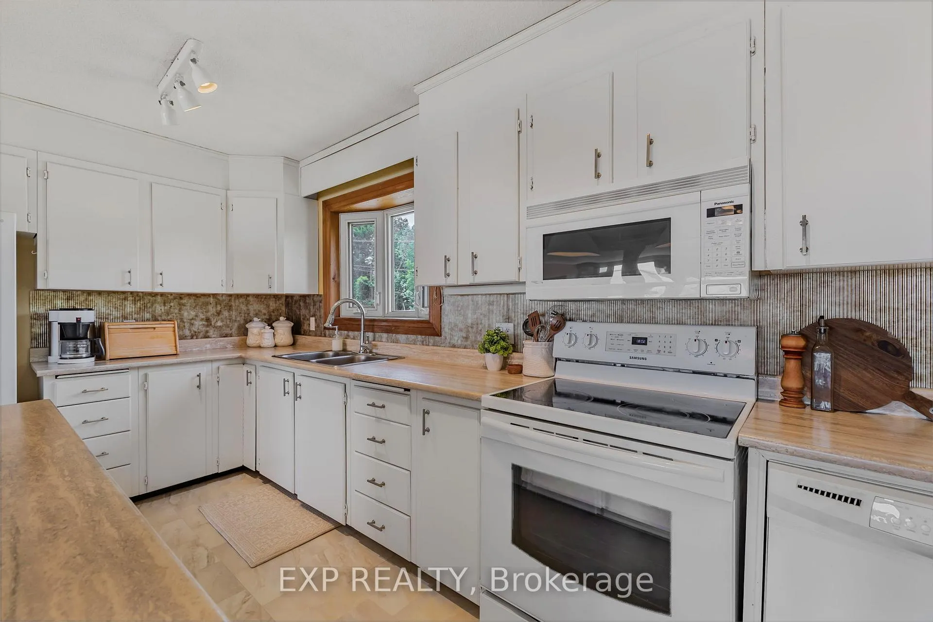 Photo 15 of 359 Aldred Drive, Scugog, Port Perry — HOMEH