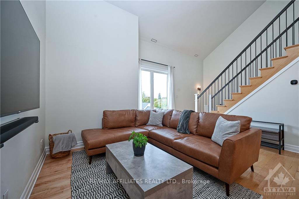 Photo 4 of 28 Meach, Ottawa, Stittsville (South) — HOMEH