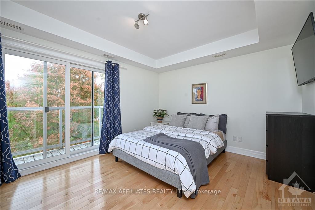 Photo 17 of 28 Meach, Ottawa, Stittsville (South) — HOMEH