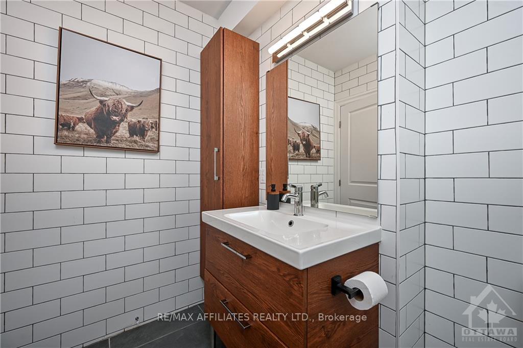 Photo 21 of 28 Meach, Ottawa, Stittsville (South) — HOMEH