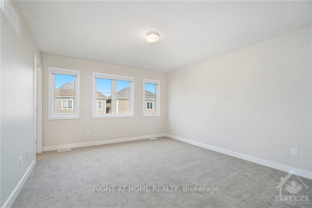Photo 17 of 128 Hackamore Crescent, Ottawa, Goulbourn Twp From Franktown Rd/South To Rideau — HOMEH