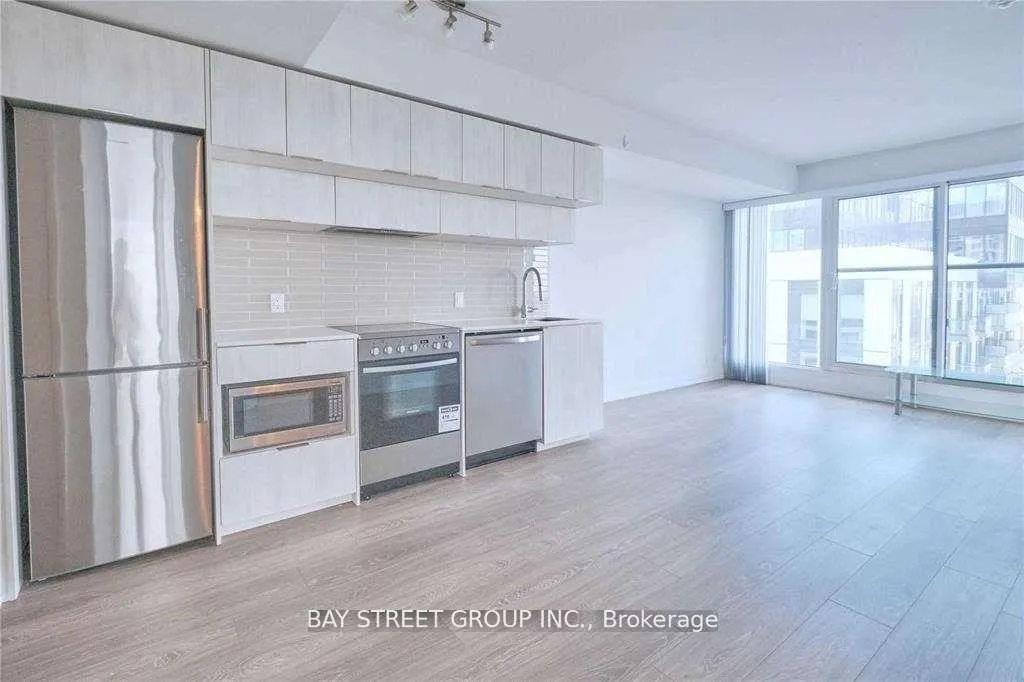Front of Unit 5603, 181 Dundas Street E