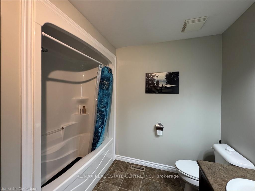 Photo 10 of 3 Lawrence Avenue, St. Thomas — HOMEH