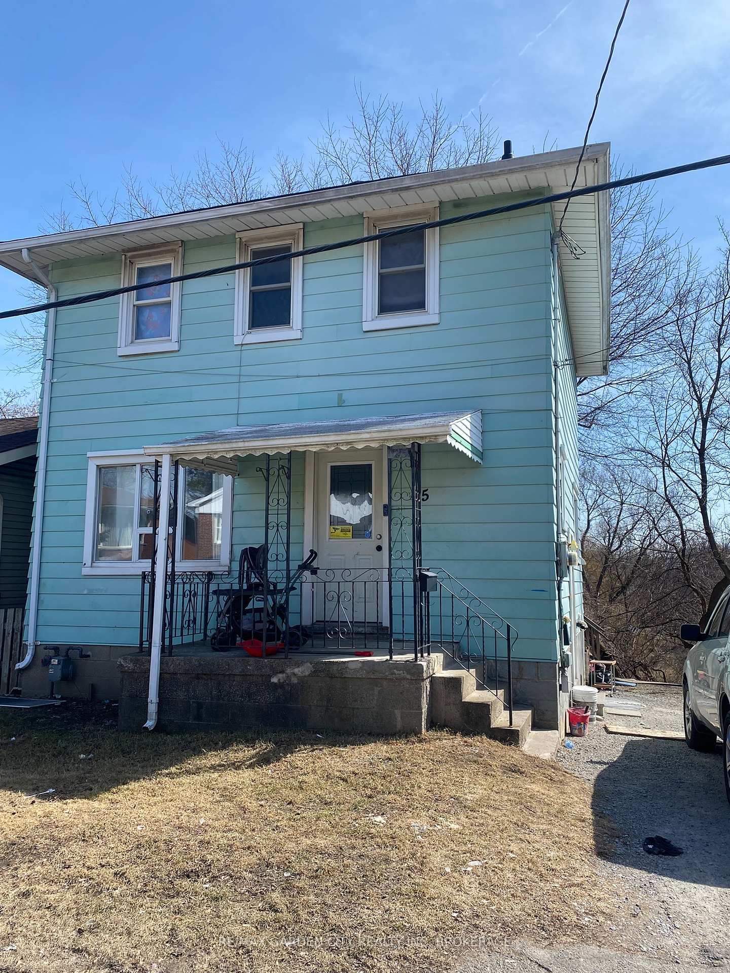 Front of Unit Lower, 25 Gale Crescent