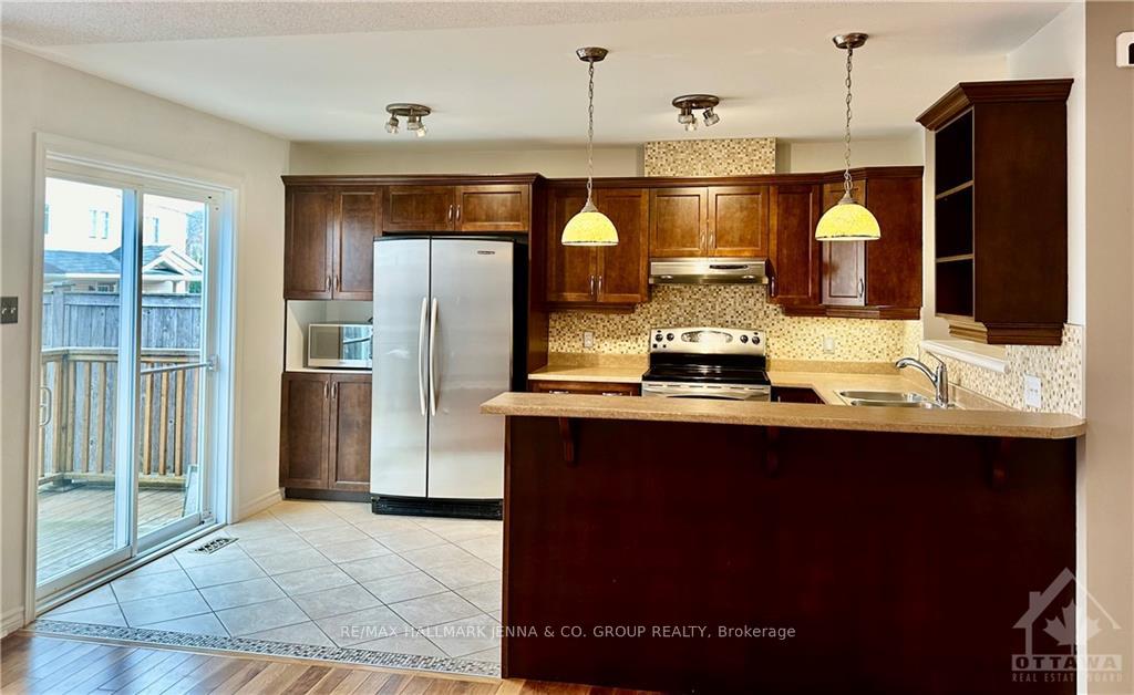 Photo 3 of 503 Rosehill Avenue, Ottawa, Stittsville (North) — HOMEH