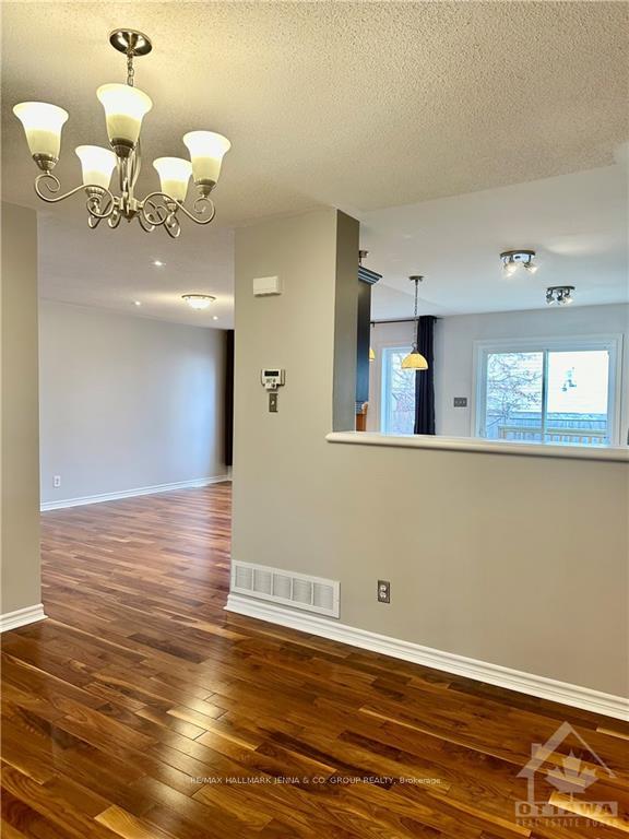 Photo 4 of 503 Rosehill Avenue, Ottawa, Stittsville (North) — HOMEH
