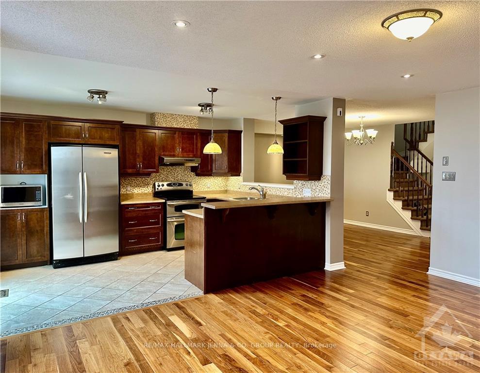 Photo 5 of 503 Rosehill Avenue, Ottawa, Stittsville (North) — HOMEH