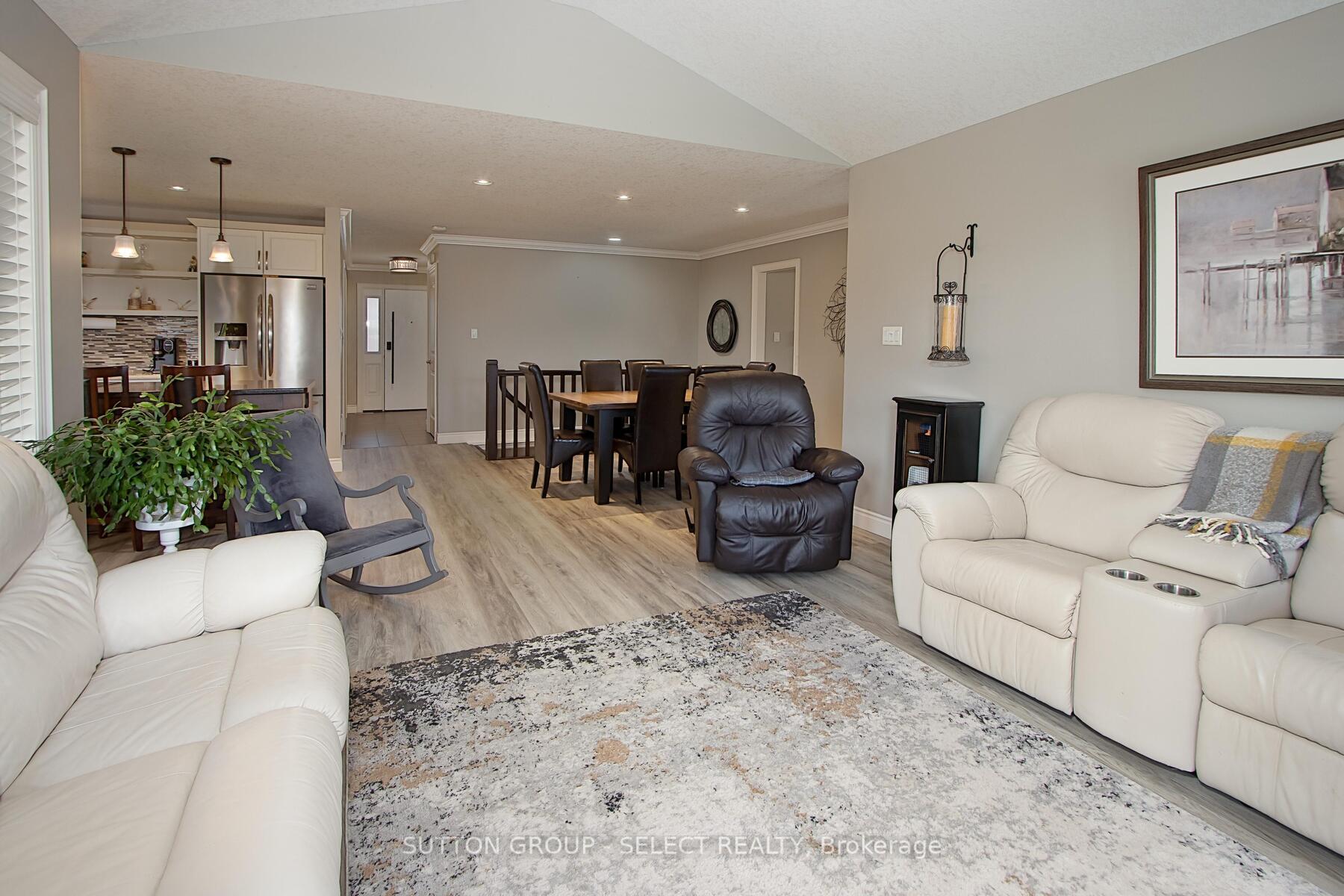 Photo 6 of 70 Shaw Valley Drive, St. Thomas — HOMEH