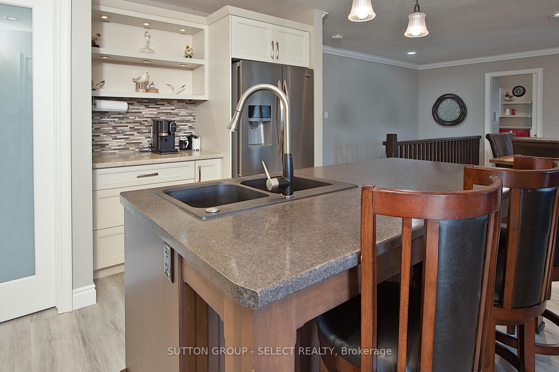 Photo 11 of 70 Shaw Valley Drive, St. Thomas — HOMEH