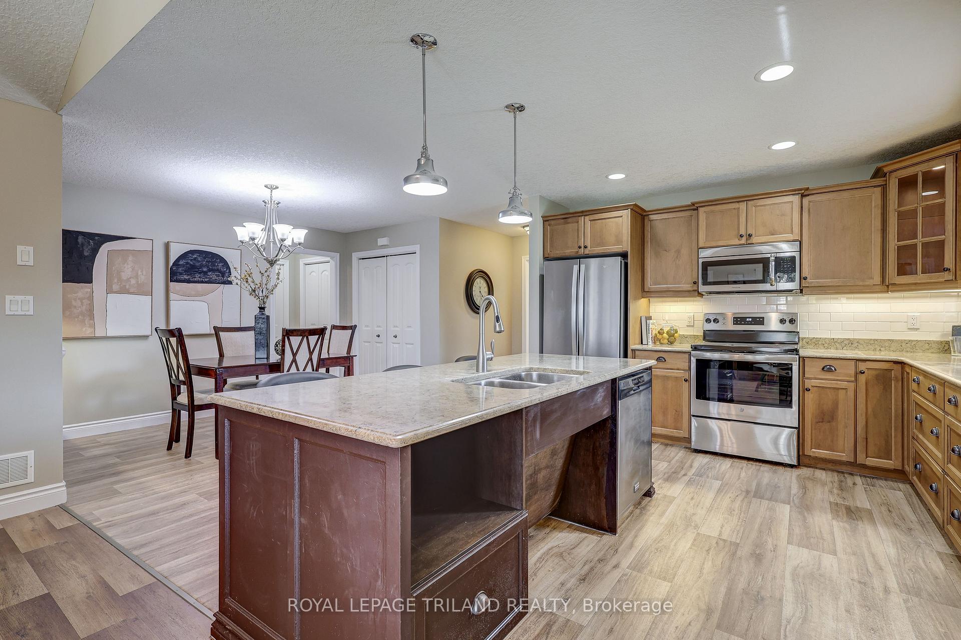 Photo 18 of 48 Ambleside Drive, St. Thomas — HOMEH