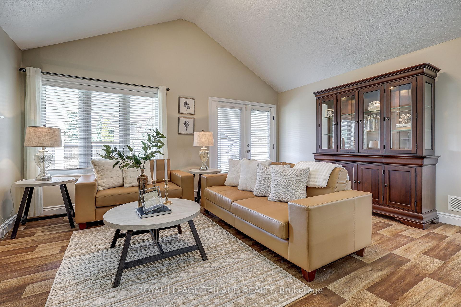 Photo 21 of 48 Ambleside Drive, St. Thomas — HOMEH