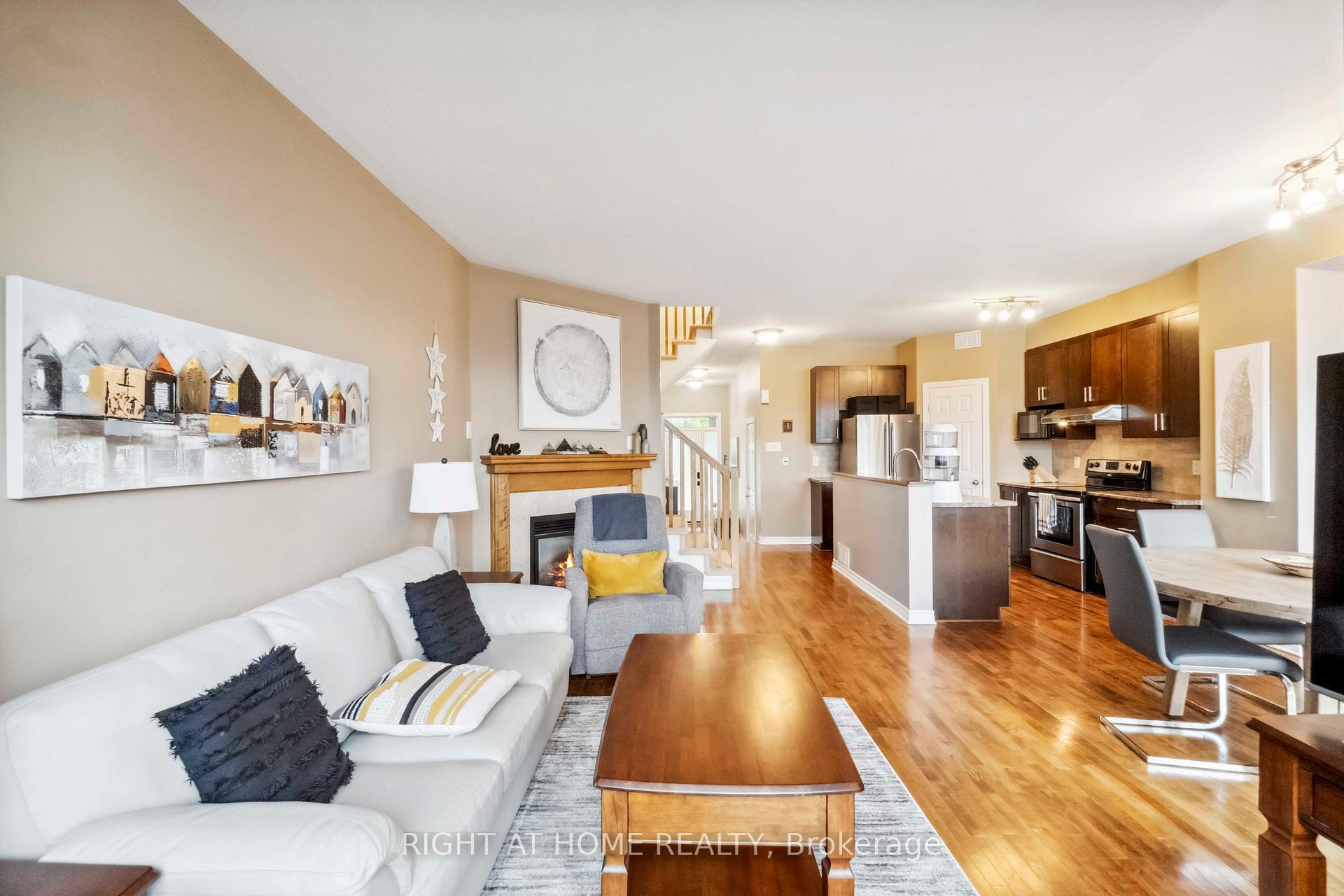 Photo 4 of 163 Mojave Crescent, Ottawa, Stittsville (North) — HOMEH