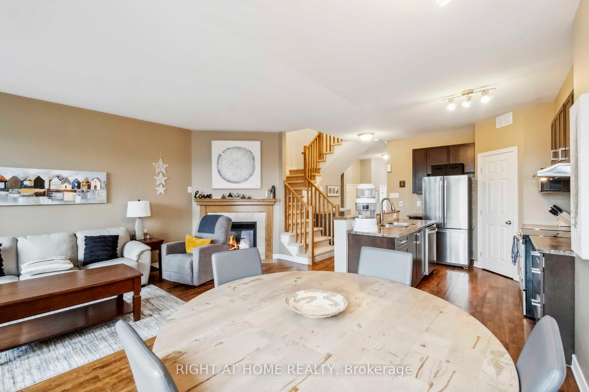 Photo 11 of 163 Mojave Crescent, Ottawa, Stittsville (North) — HOMEH