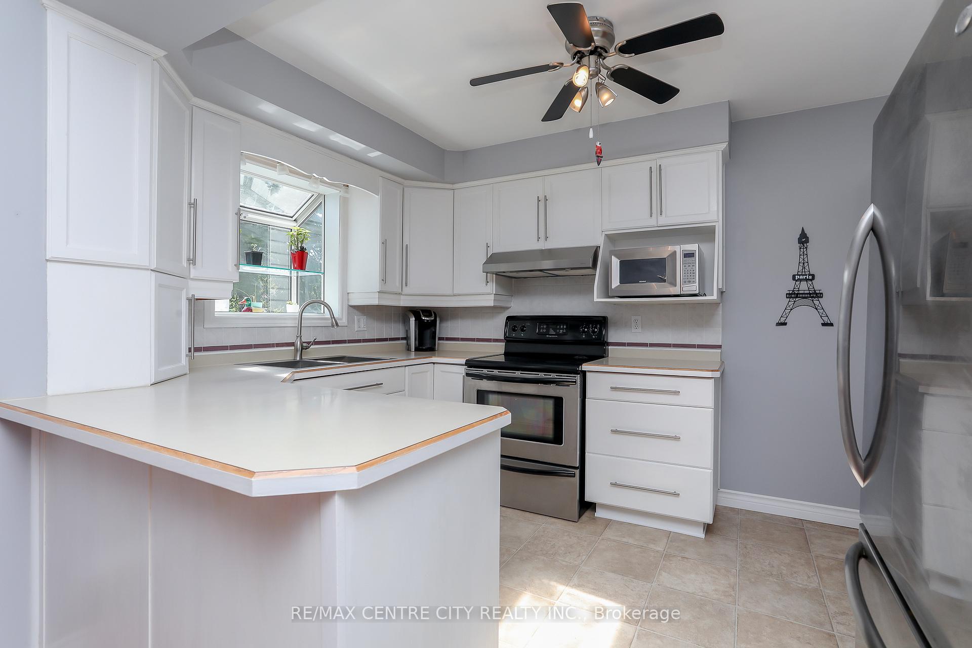 Photo 9 of 90 Lawrence Avenue W, St. Thomas — HOMEH