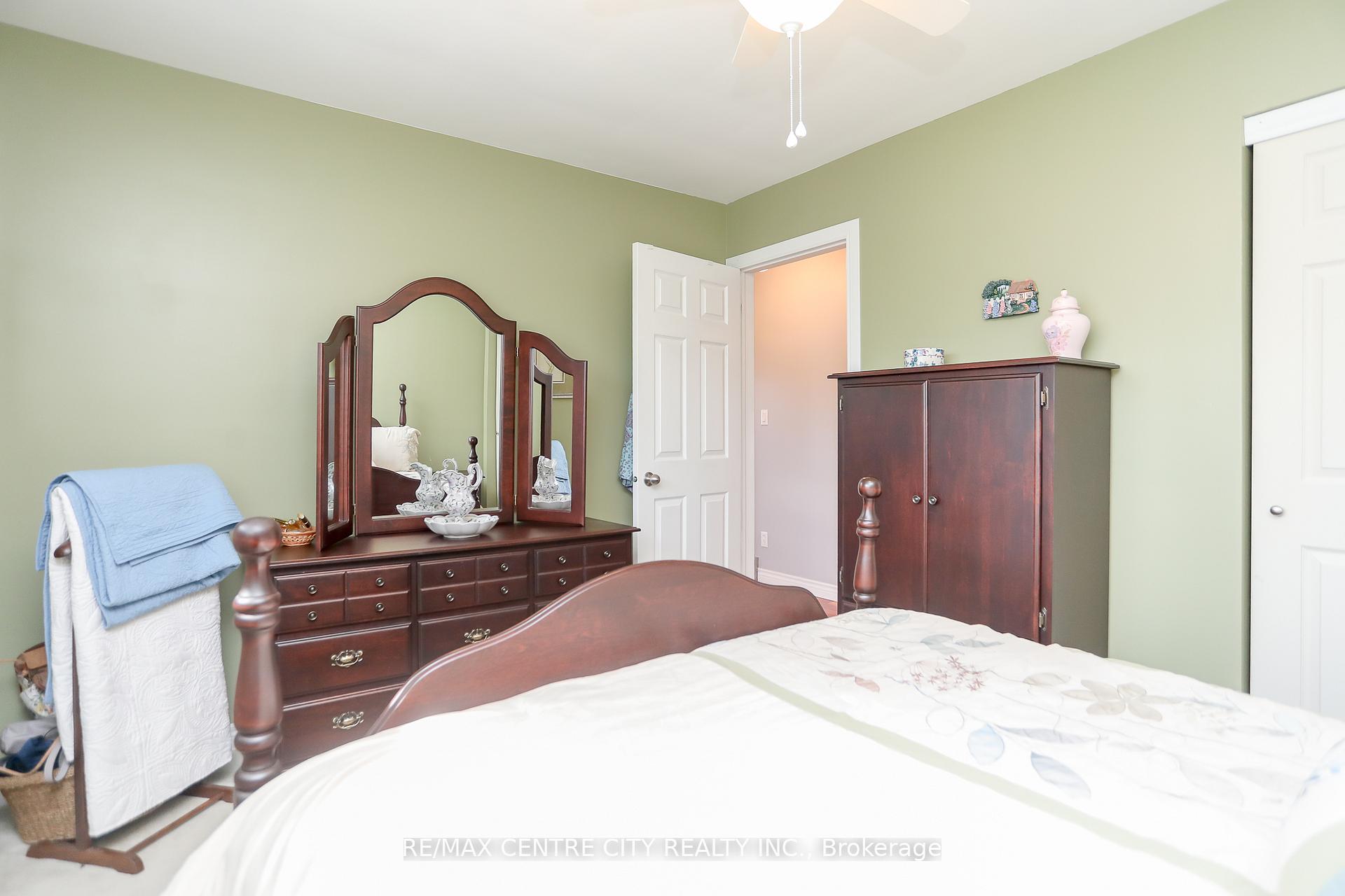 Photo 23 of 90 Lawrence Avenue W, St. Thomas — HOMEH
