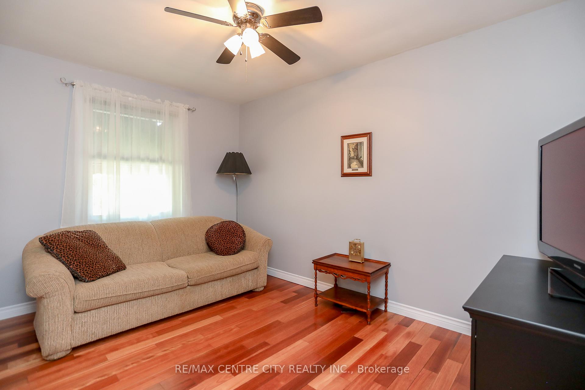 Photo 25 of 90 Lawrence Avenue W, St. Thomas — HOMEH