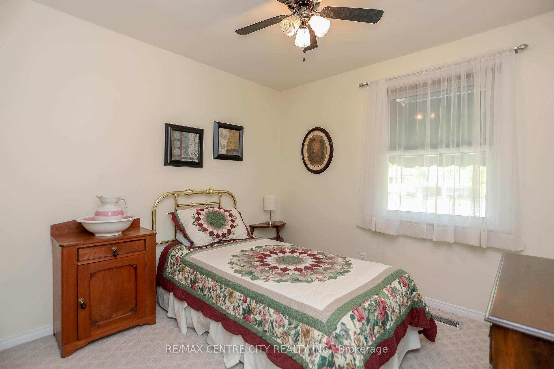 Photo 26 of 90 Lawrence Avenue W, St. Thomas — HOMEH