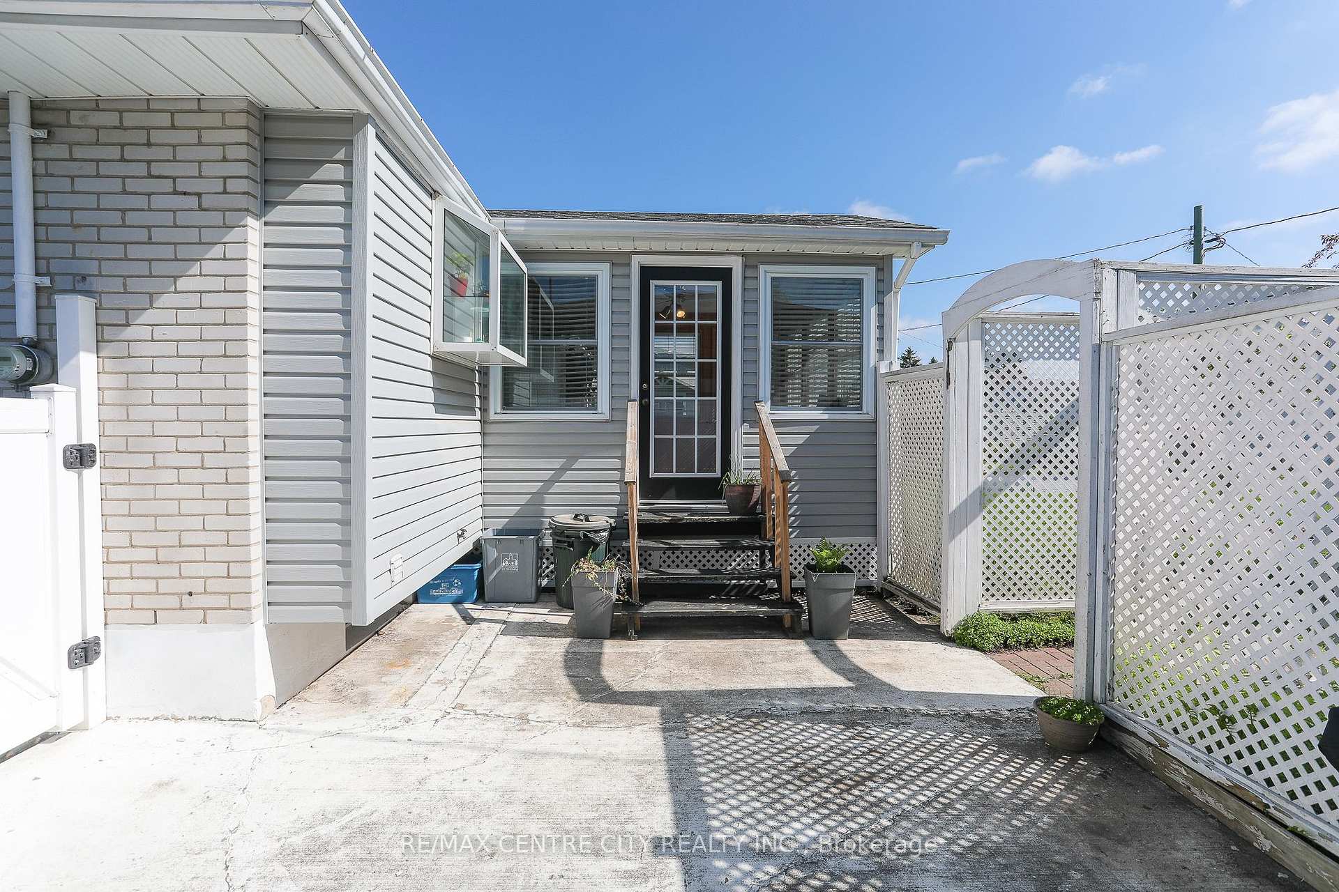 Photo 39 of 90 Lawrence Avenue W, St. Thomas — HOMEH