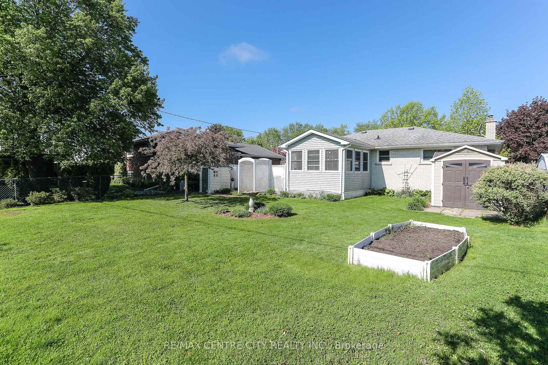 Photo 45 of 90 Lawrence Avenue W, St. Thomas — HOMEH