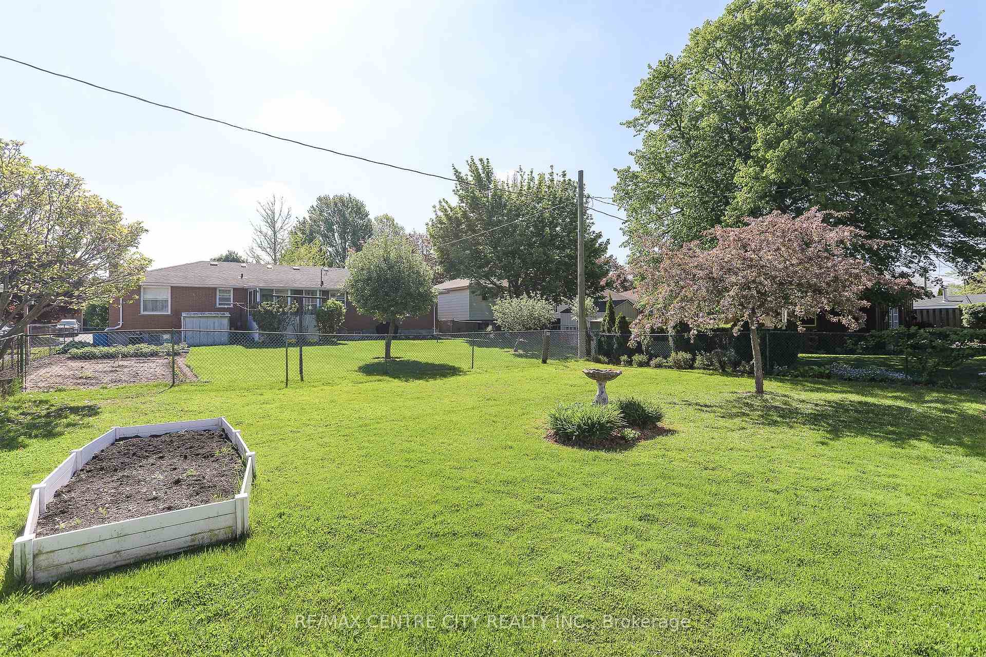 Photo 46 of 90 Lawrence Avenue W, St. Thomas — HOMEH